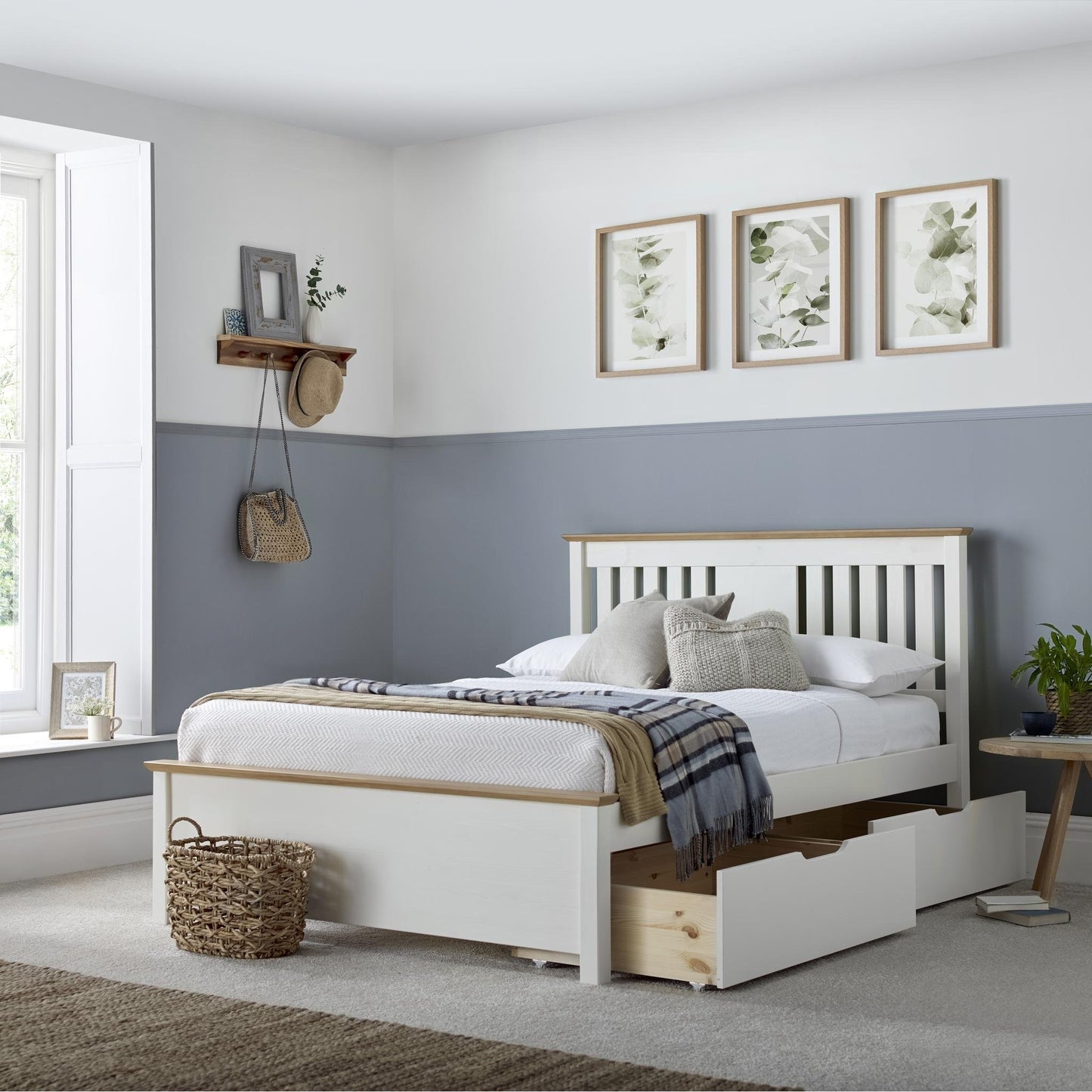 Chester - Bed - White/Oak