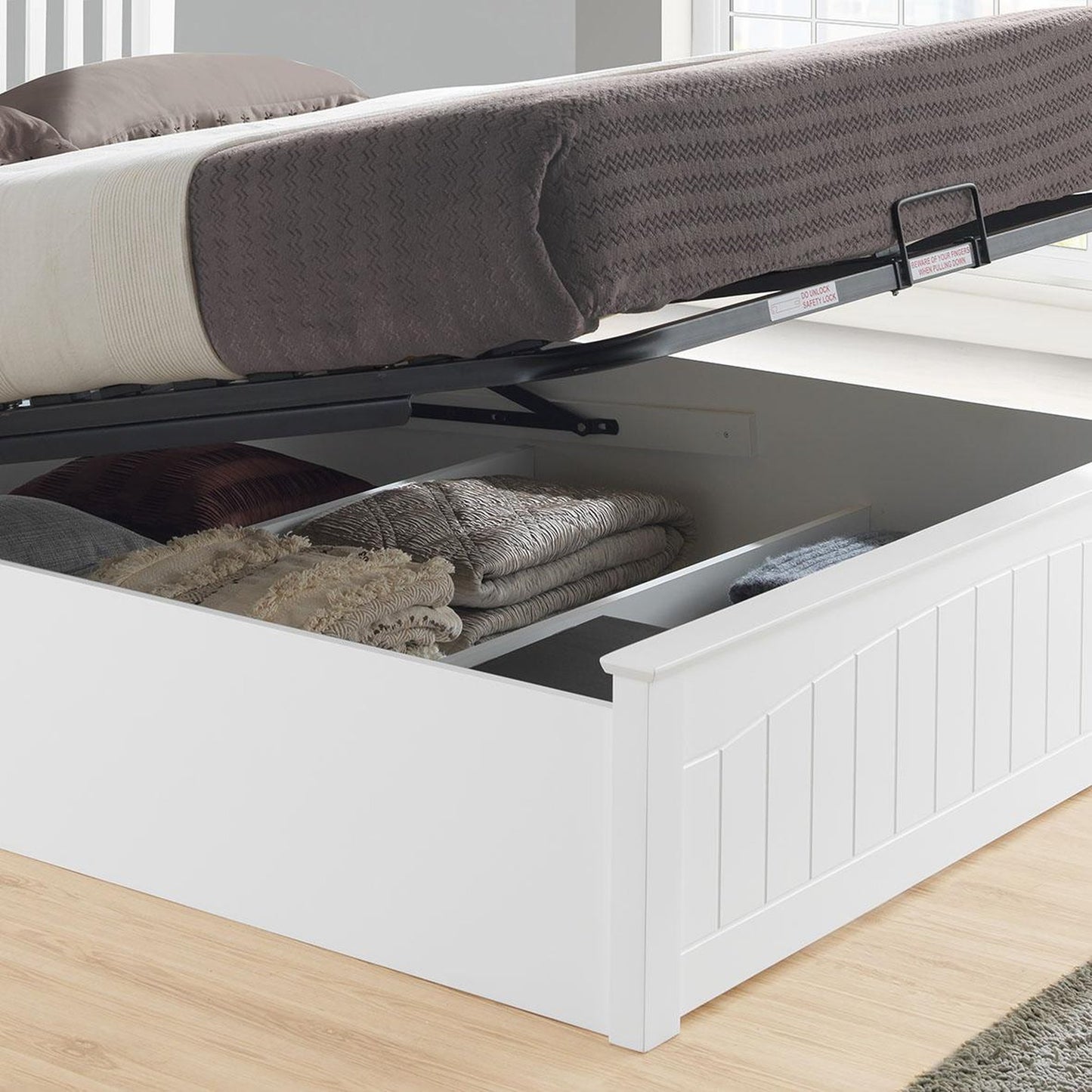 Grayson - Wooden Ottoman - Bed - White