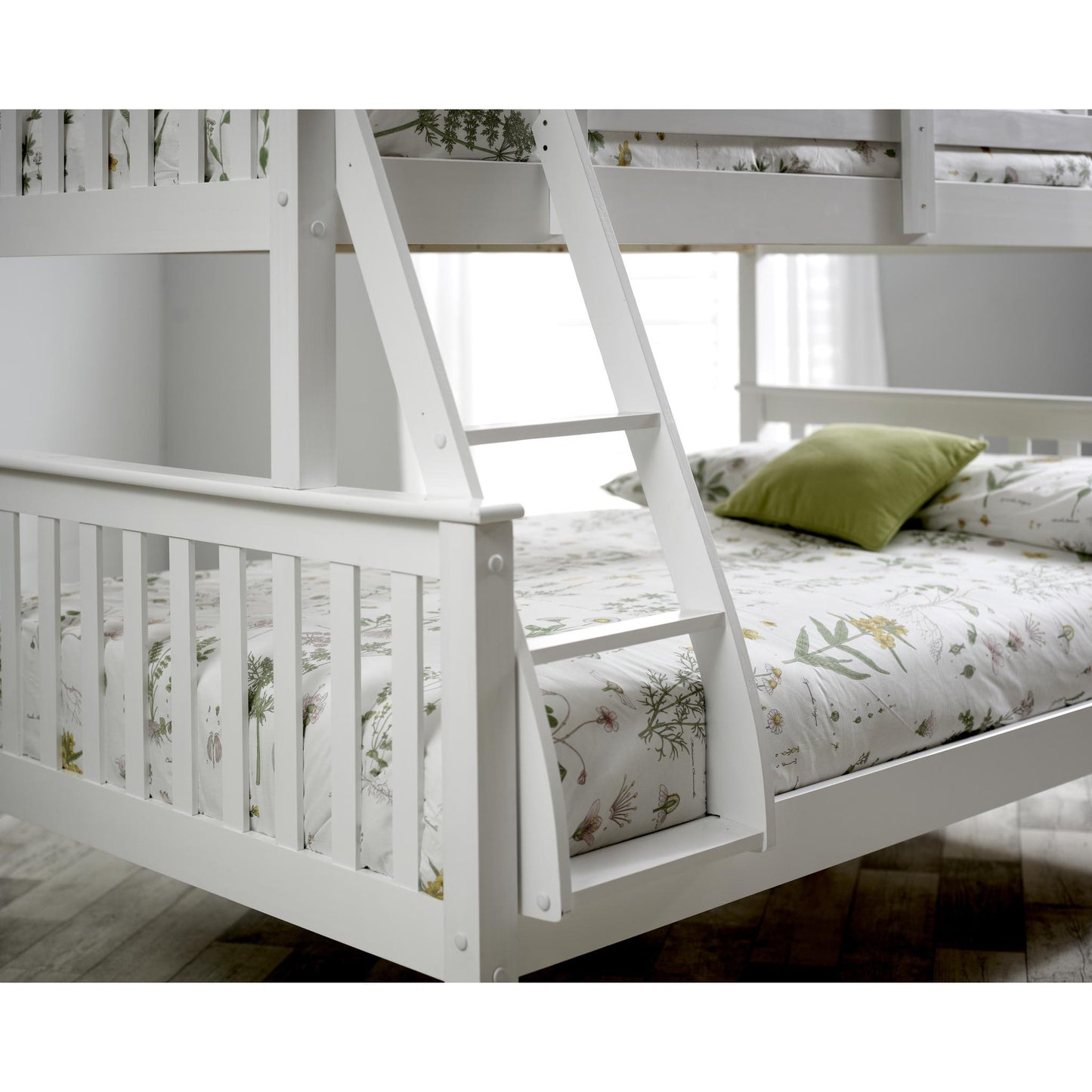 Carra - Triple Sleeper - Bed